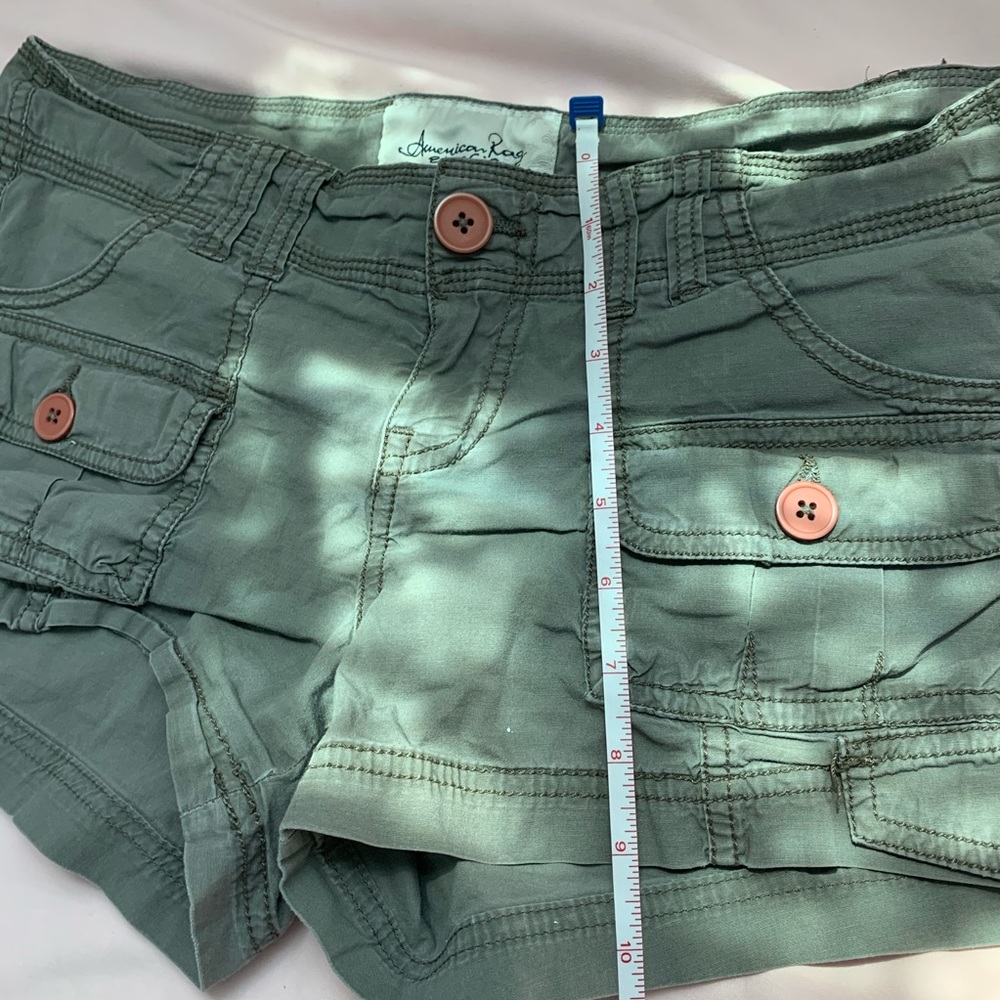 Grey short
